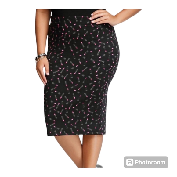 torrid Dresses & Skirts - Torrid Lipstick Print Midi Pencil Skirt Size 2X